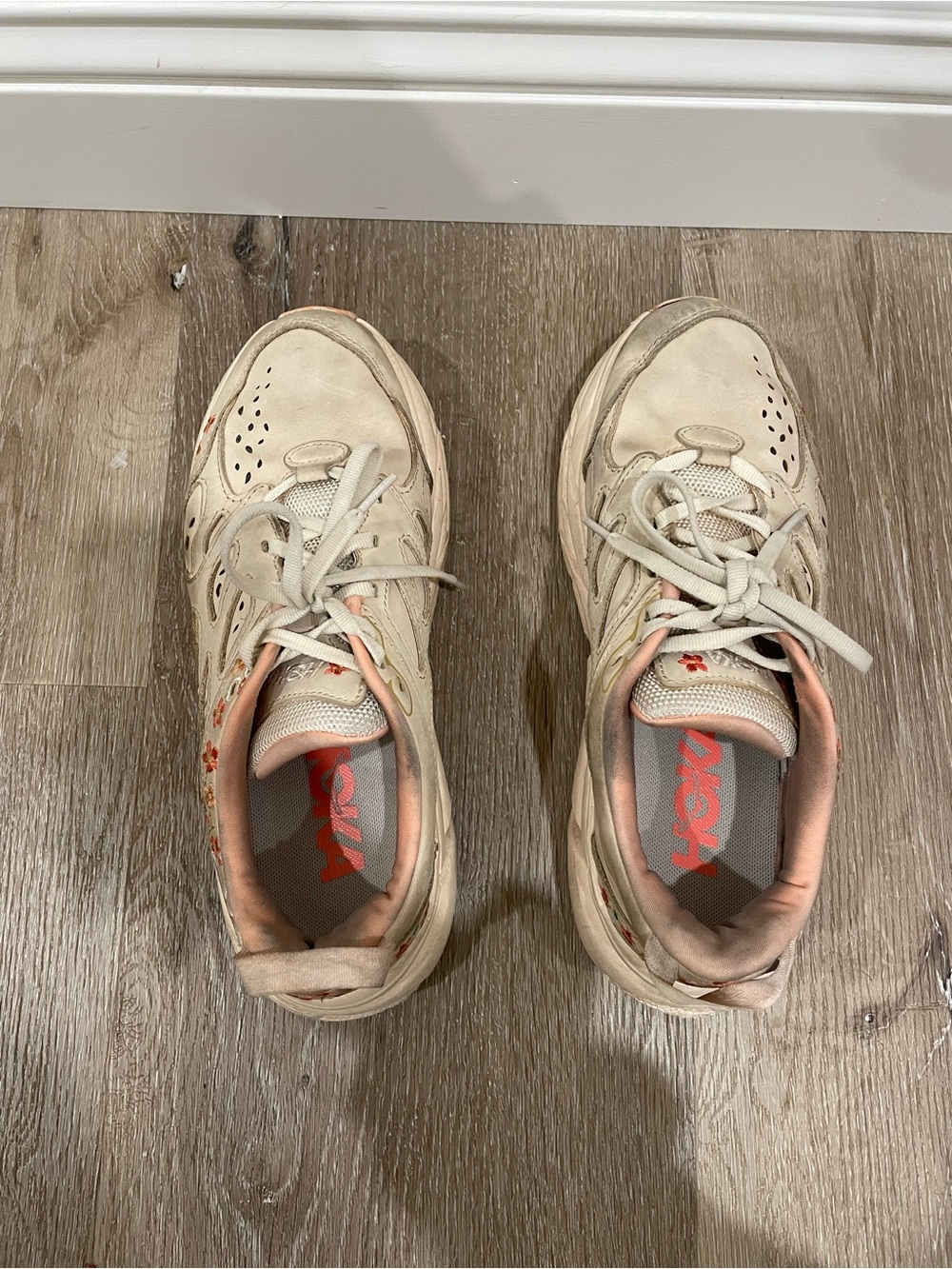 Hoka Vibrant Bloom Athletic Sneakers Vanilla Dry Clay Pink Floral Embroidery 7.5 - Picture 4 of 9